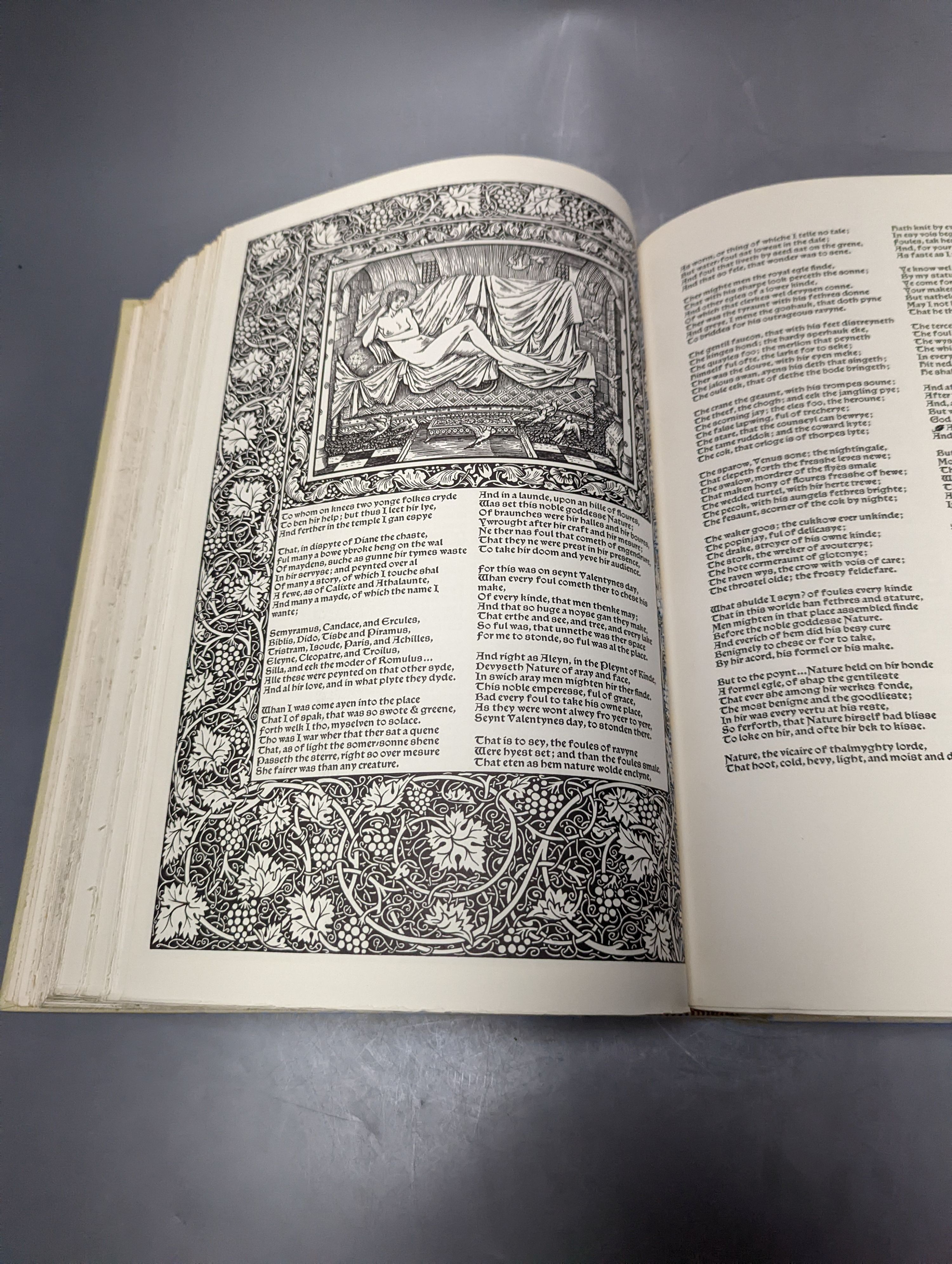 Chaucer, Geoffrey - The Works of Geoffrey Chaucer. A facsimile of the William Morris Kelmscott Chaucer. With the 87 illustrations by Edward Burne-Jones ... blind-decorated cloth